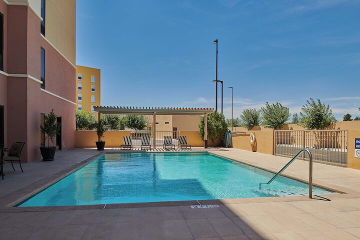 Hotel Pool