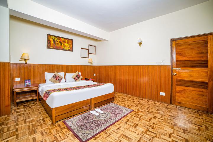 Room 12 of 25