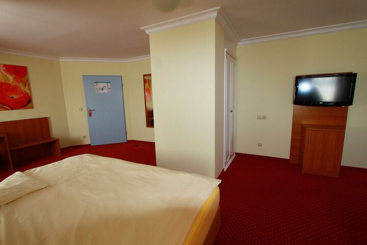 Room 24 of 44