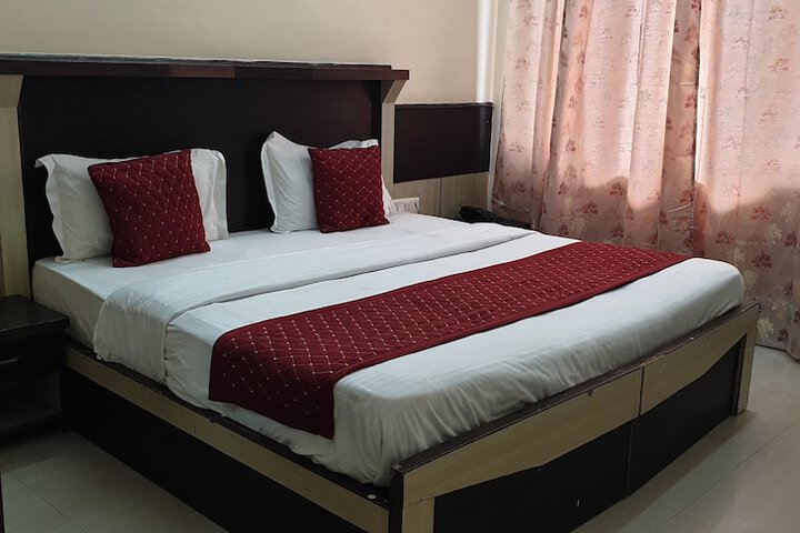 Room 6 of 26