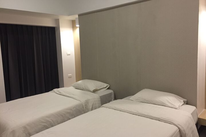 Room 14 of 68