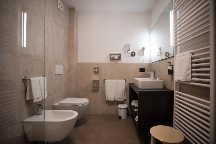 Room 155 of 186