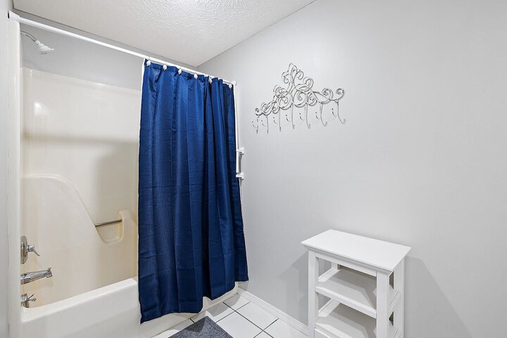 Room 110 of 156