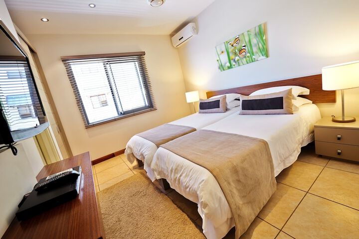 Room 4 of 75
