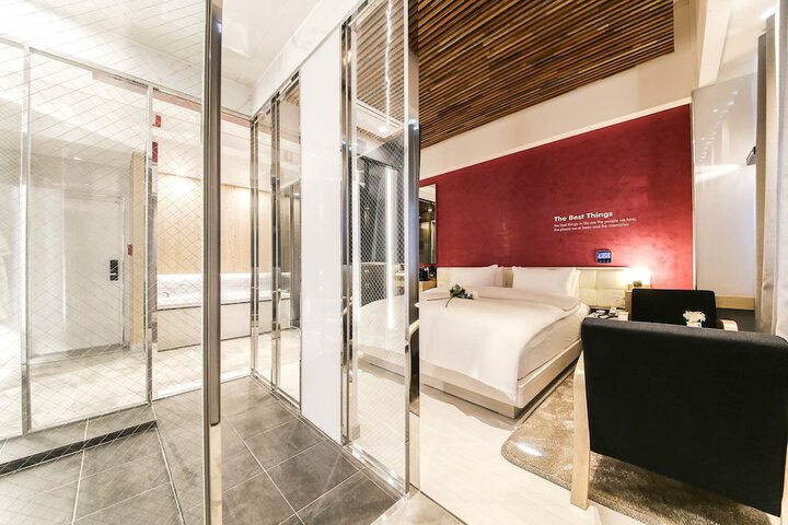 Room 20 of 74