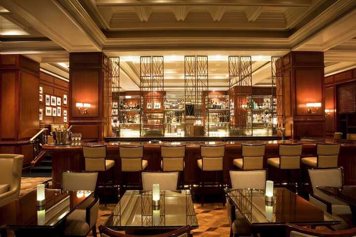 Lounge 76 of 119