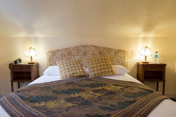 Room 6 of 34