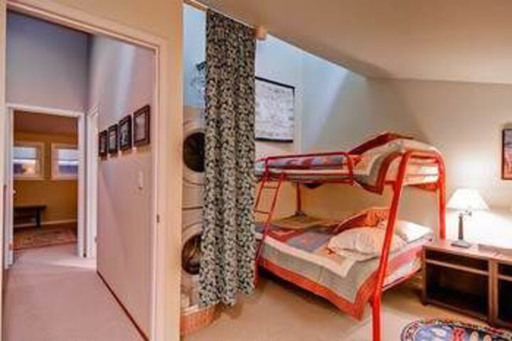 Room 15 of 34