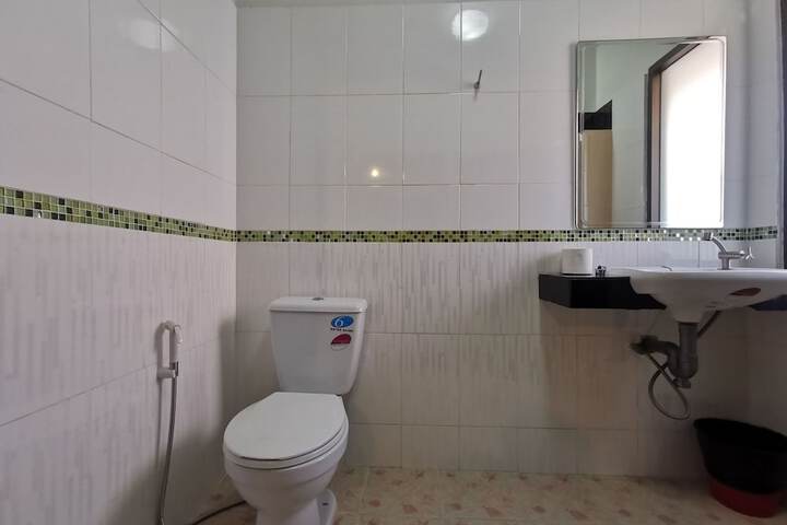 Room 52 of 79