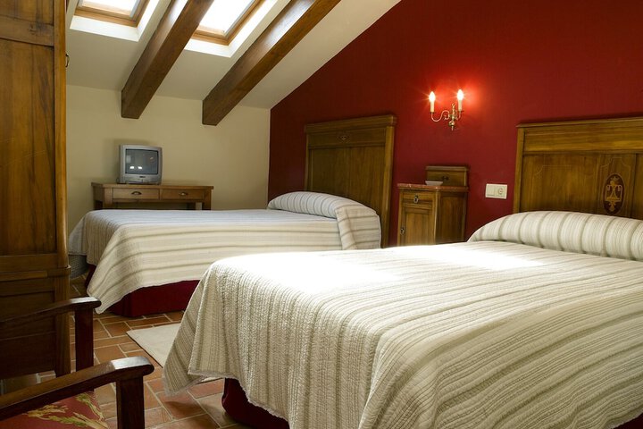 Room 4 of 25