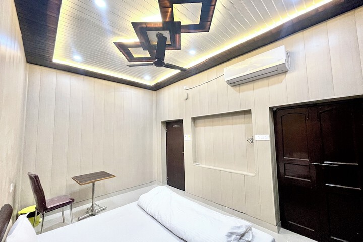 Room 14 of 39