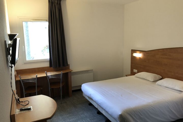 Room 27 of 92