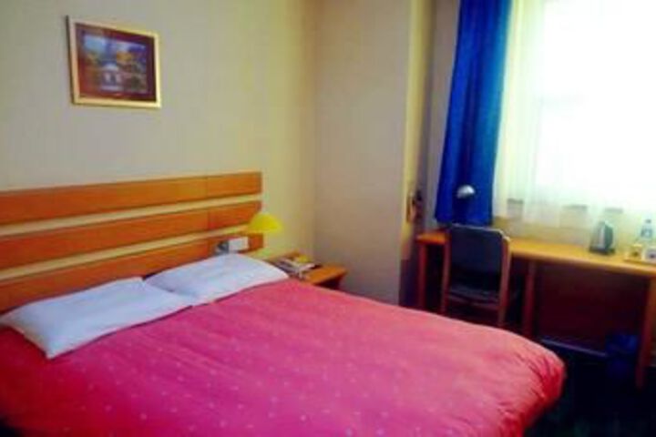 Room 16 of 29