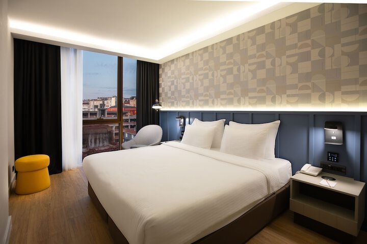 Room 44 of 96