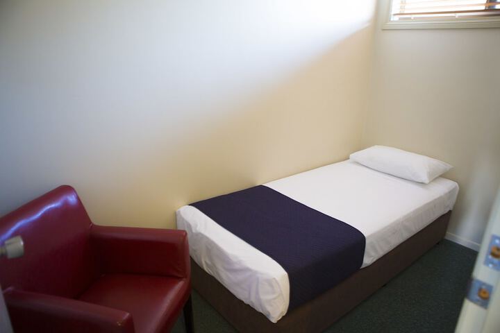Room 4 of 63