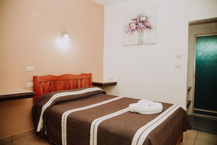 Room 26 of 142