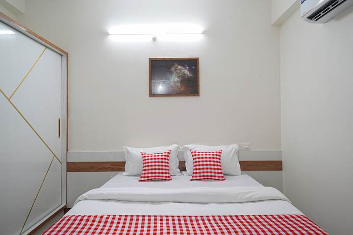 Room 8 of 24
