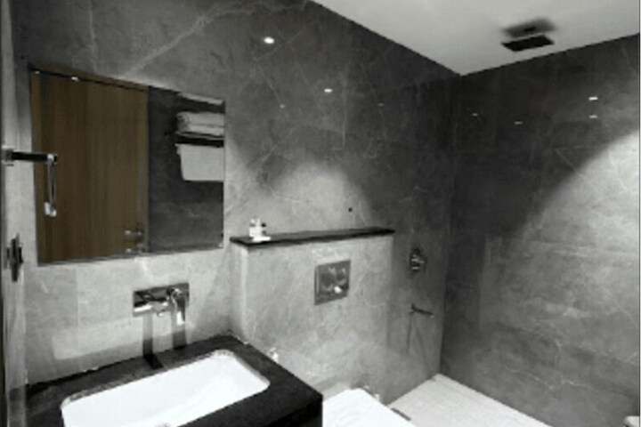 Room 19 of 35