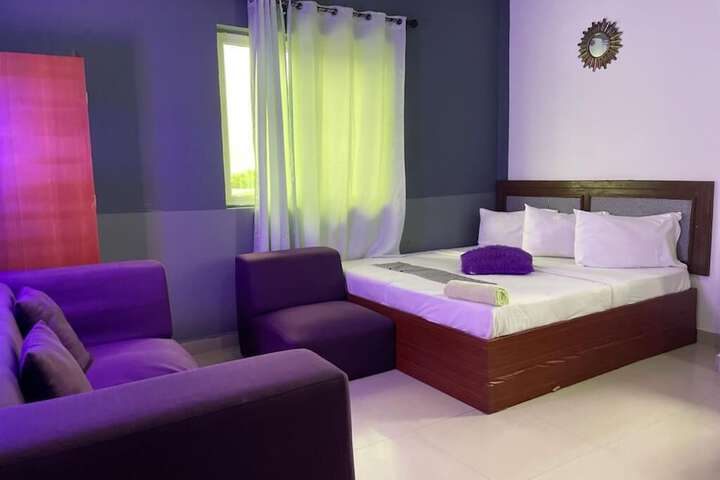 Room 4 of 14