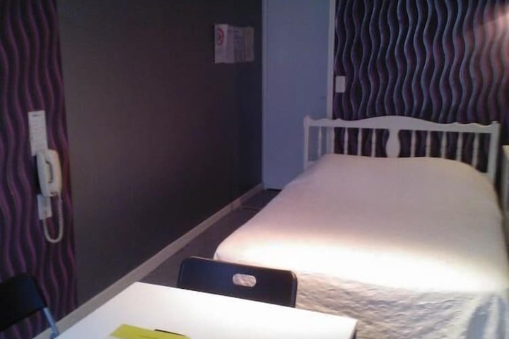 Room 15 of 62