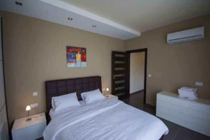 Room 19 of 35