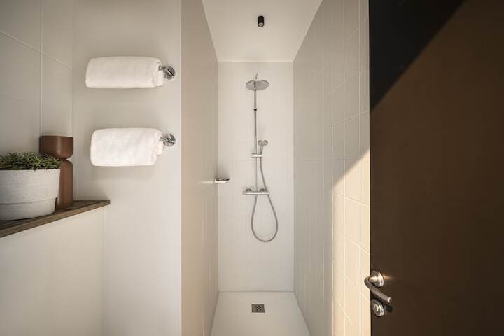 Room 13 of 63