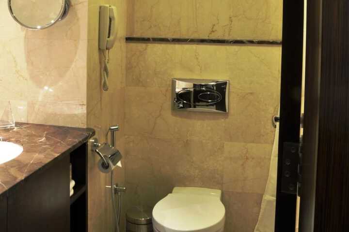 Room 14 of 27