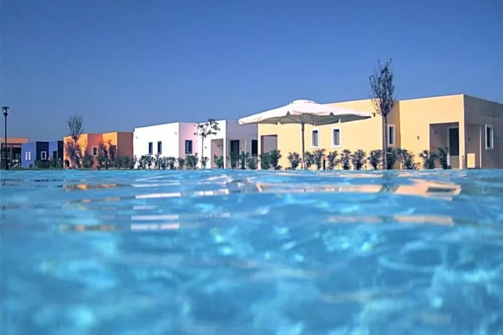 Pool 45 of 106