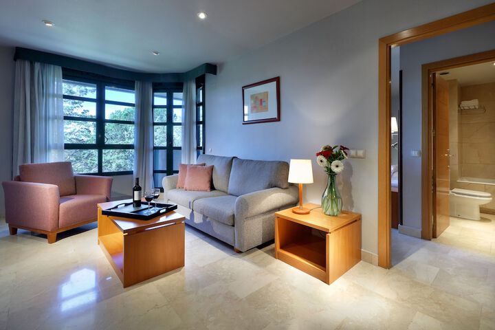Room 10 of 33