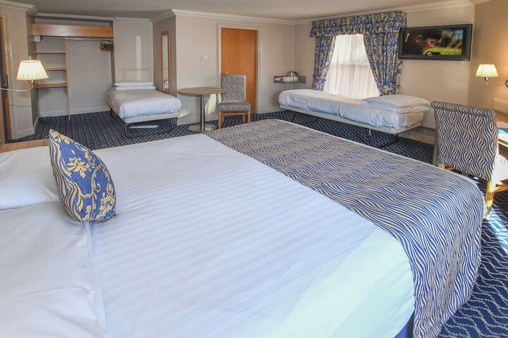 Room 67 of 216