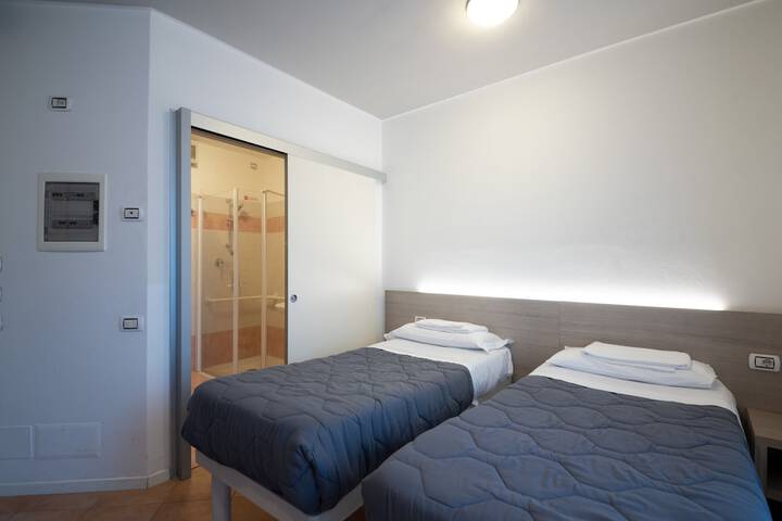 Room 13 of 46