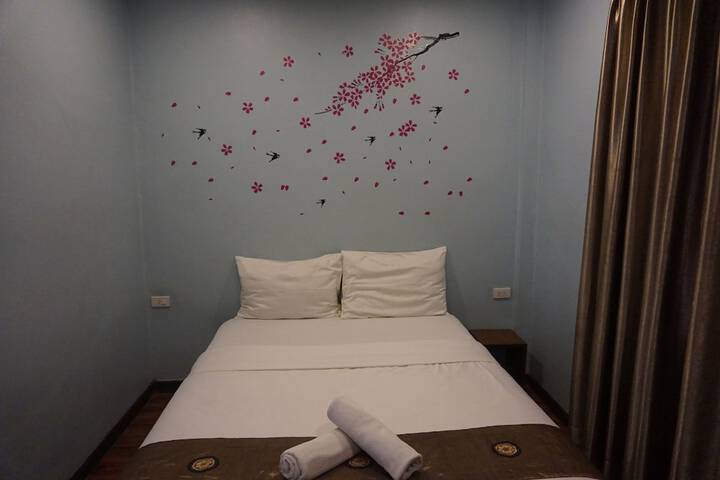 Room 9 of 27