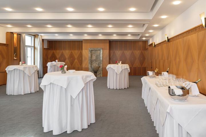 Ballroom/Hall 94 of 125