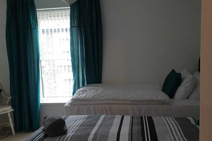 Room 3 of 10