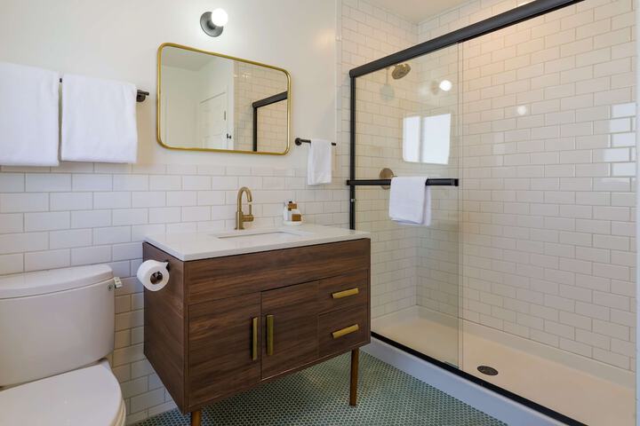 Accessible Queen Bed (7 of 18)