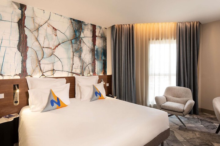 Room 46 of 315