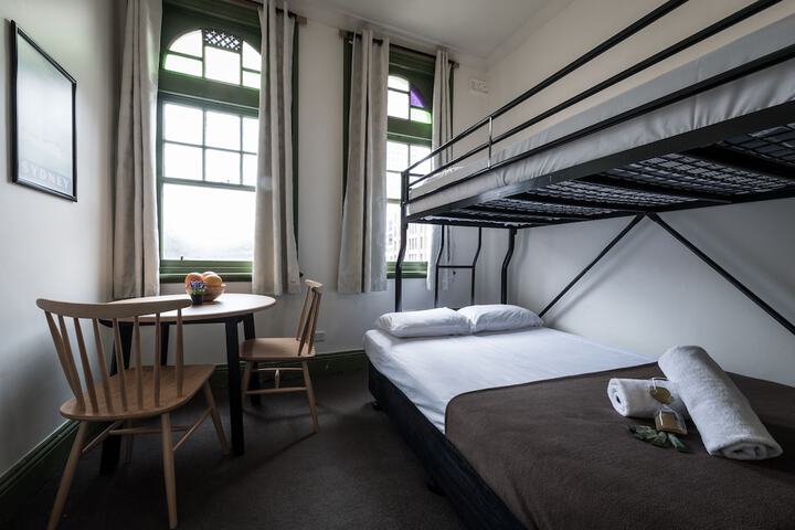 Room 5 of 44