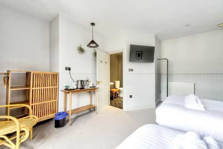 Room 8 of 30