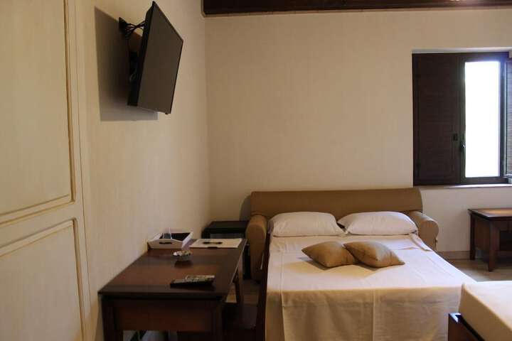 Room 9 of 39
