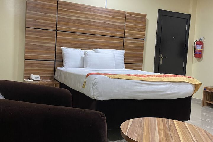 Room 13 of 39