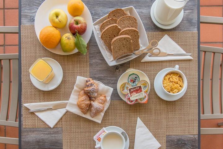 Breakfast/Coffee Service 11 of 48