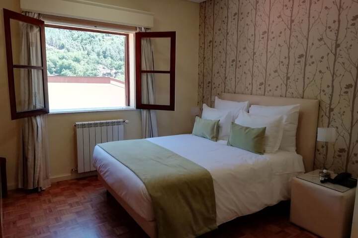 Room 10 of 93