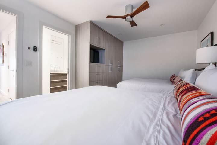 Room 10 of 40