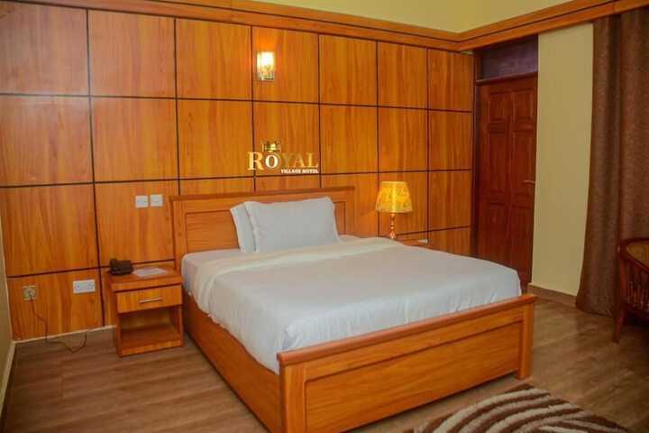 Room 11 of 38