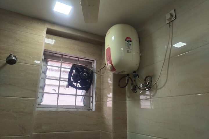 Room 5 of 11