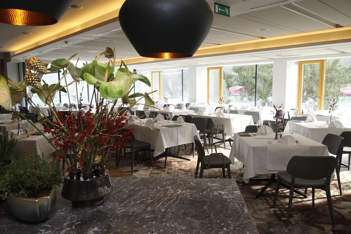 Dining 64 of 81