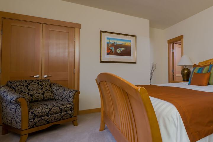 Room 20 of 337