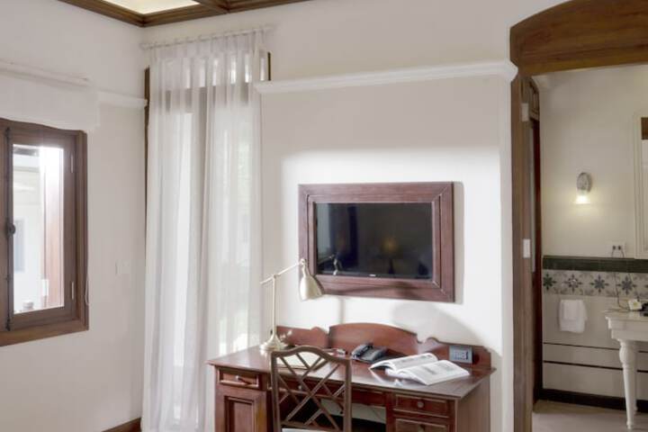 Room 9 of 48