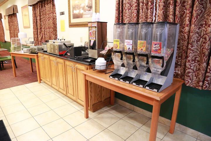 Breakfast/Coffee Service 40 of 60