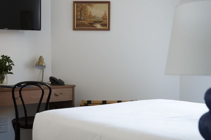 Room 18 of 117
